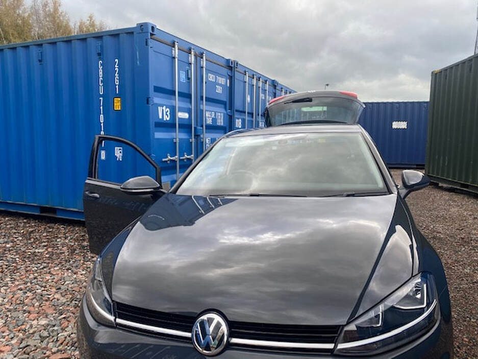car unloading personal items